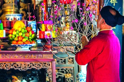 Nếu tổ tiên đã tái sinh thắp nhang cho ai?